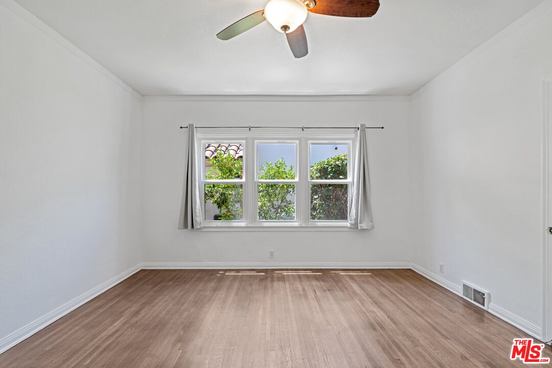 337 N La Jolla Ave