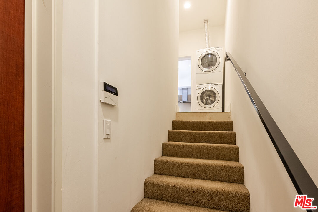 8788 Shoreham Dr Unit: 30