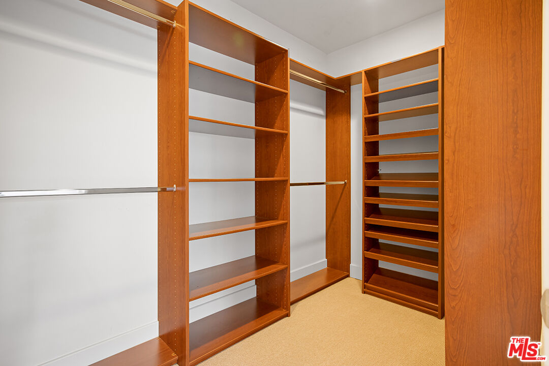 8788 Shoreham Dr Unit: 30