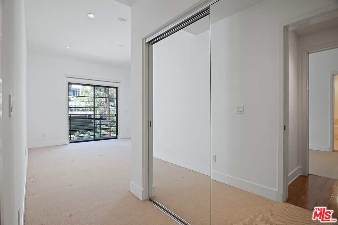 8788 Shoreham Dr Unit: 30