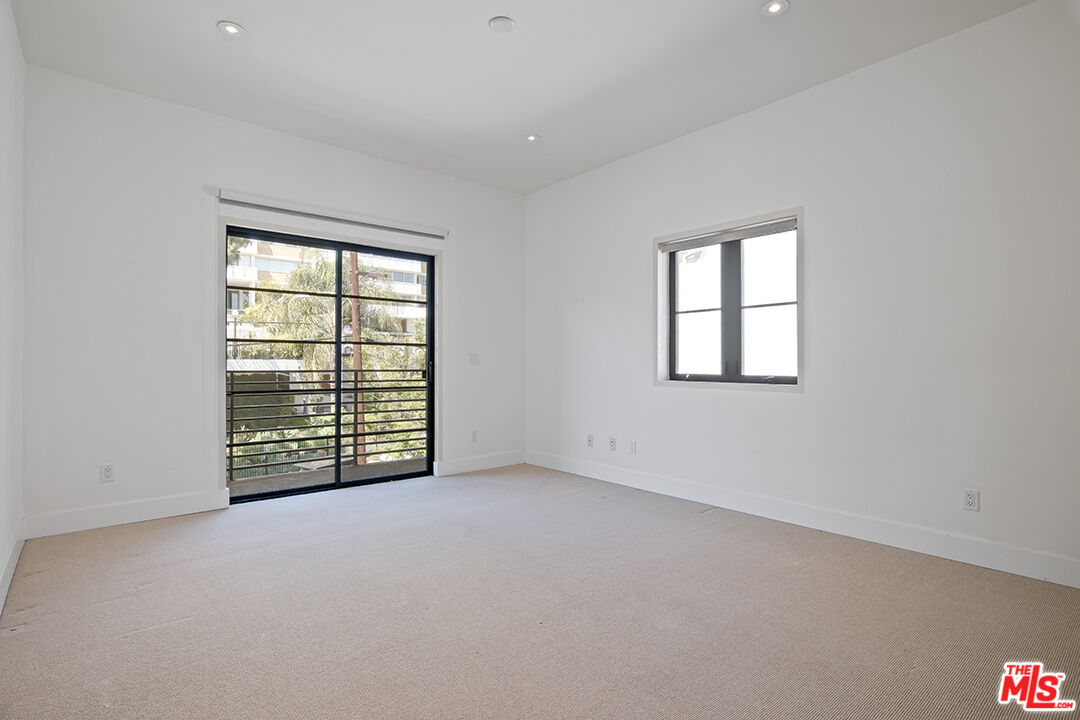 8788 Shoreham Dr Unit: 30