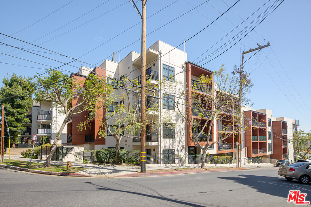 8788 Shoreham Dr Unit: 30