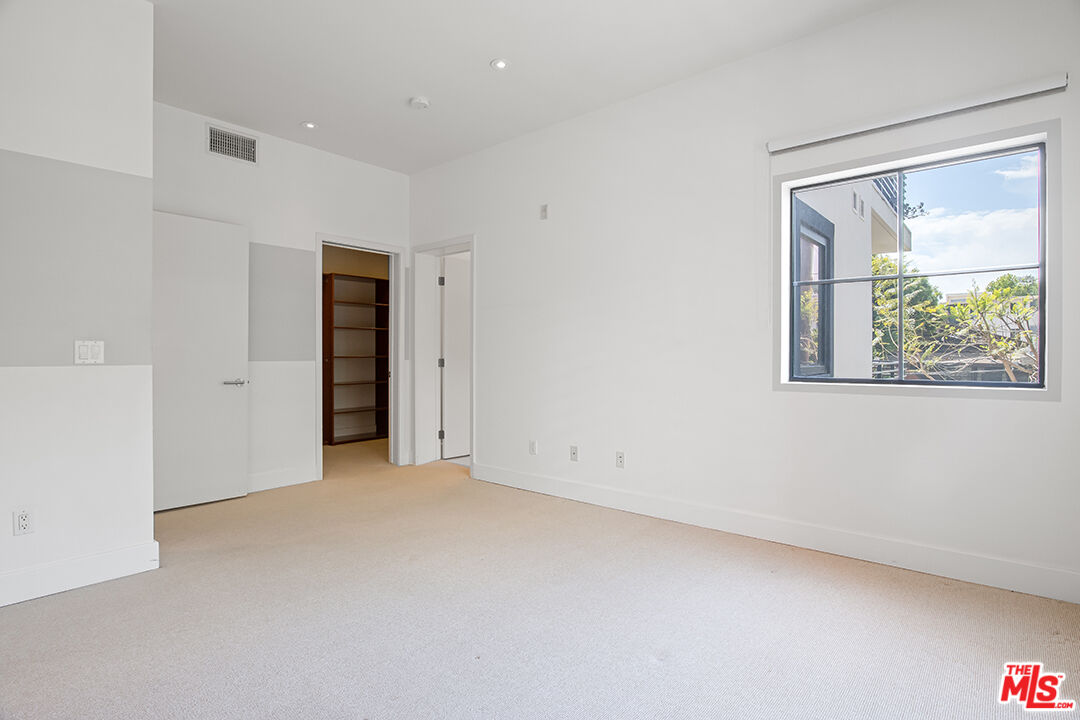 8788 Shoreham Dr Unit: 30