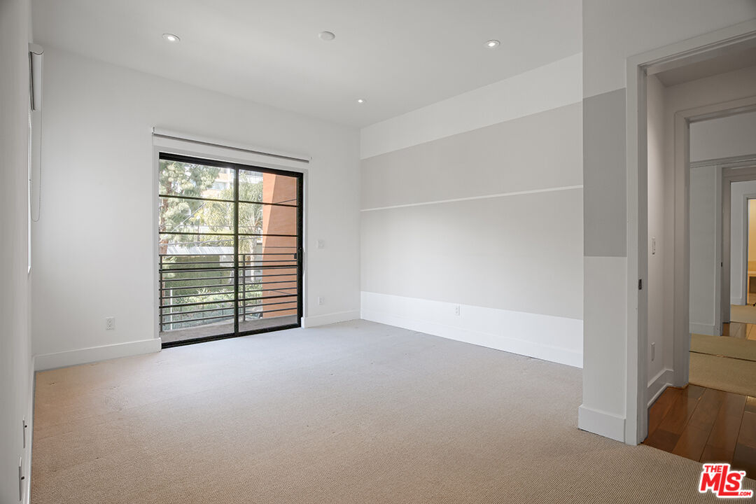 8788 Shoreham Dr Unit: 30