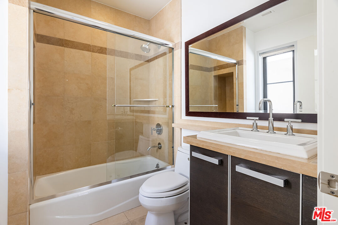 8788 Shoreham Dr Unit: 30