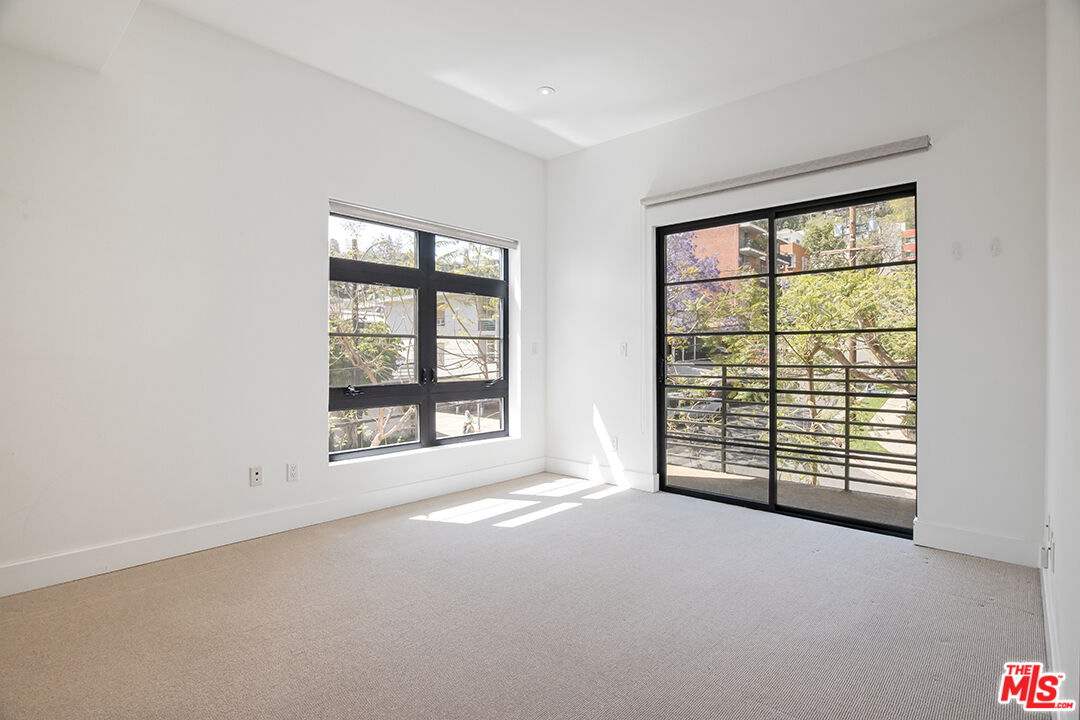 8788 Shoreham Dr Unit: 30