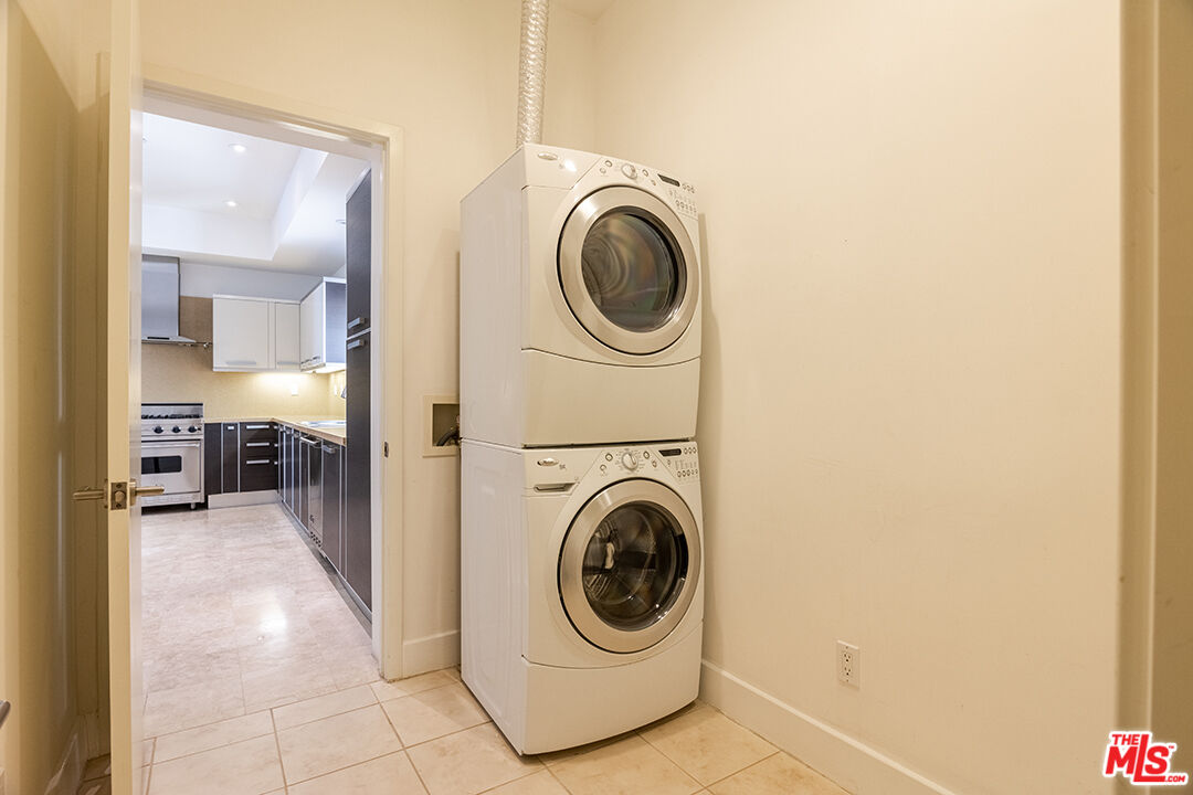 8788 Shoreham Dr Unit: 30