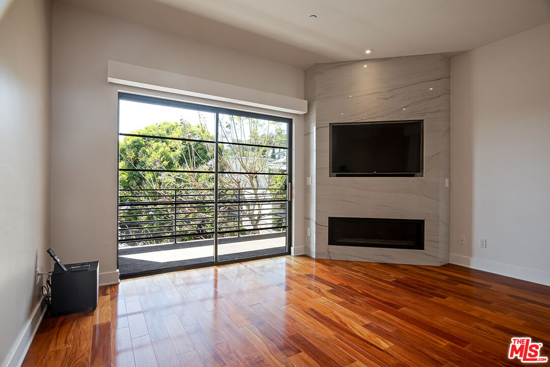 8788 Shoreham Dr Unit: 30