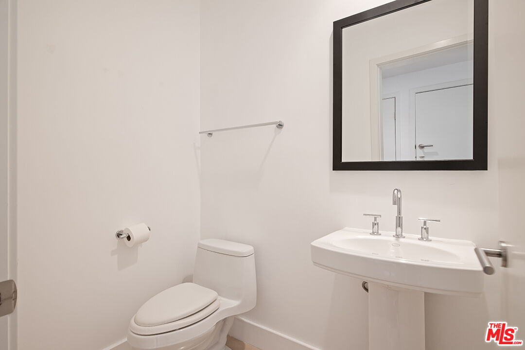 8788 Shoreham Dr Unit: 30