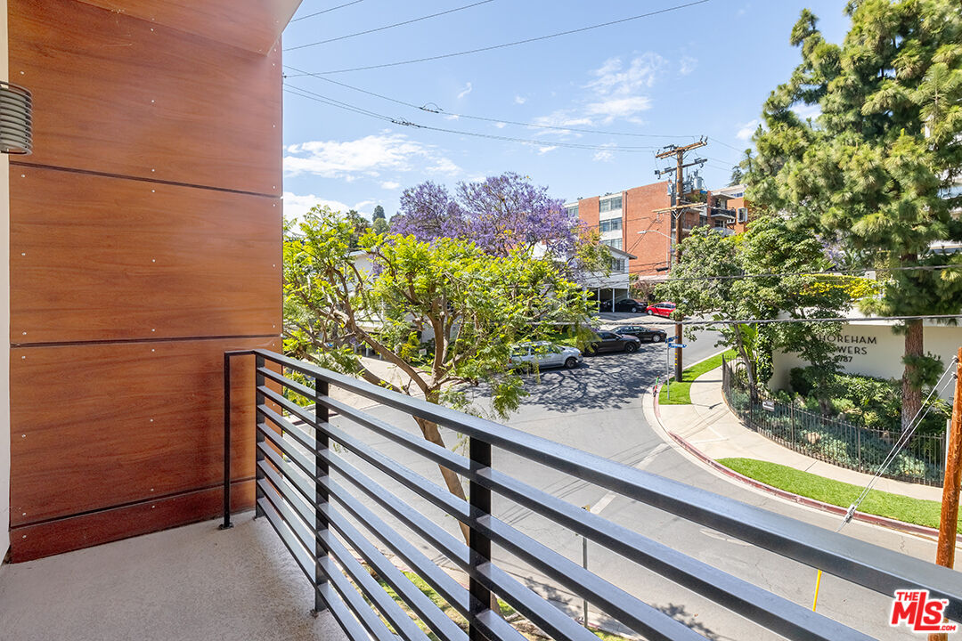 8788 Shoreham Dr Unit: 30