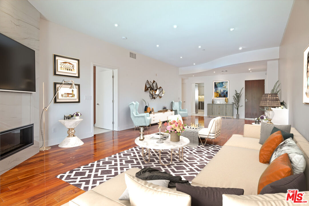 8788 Shoreham Dr Unit: 30