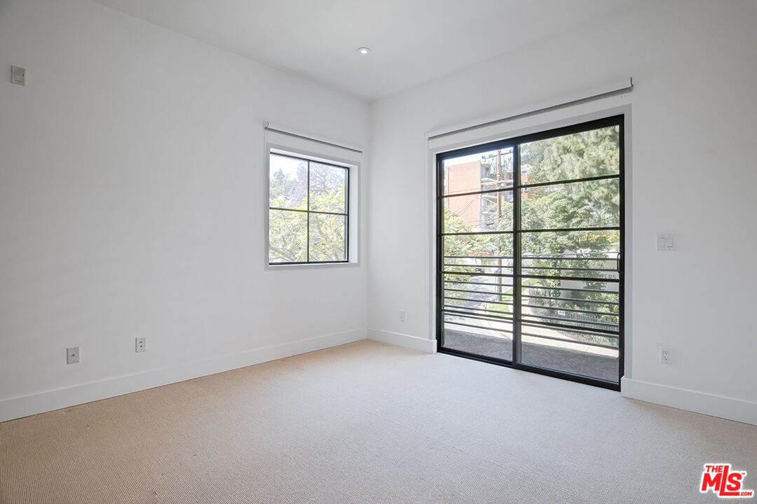 8788 Shoreham Dr Unit: 30