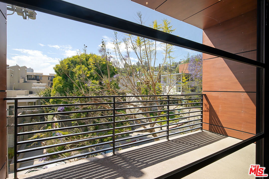 8788 Shoreham Dr Unit: 30