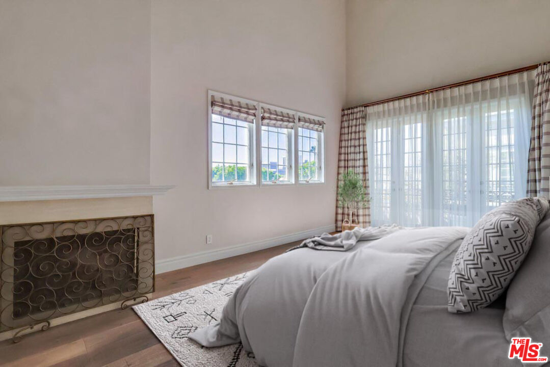 1379 Midvale Ave Unit: 307