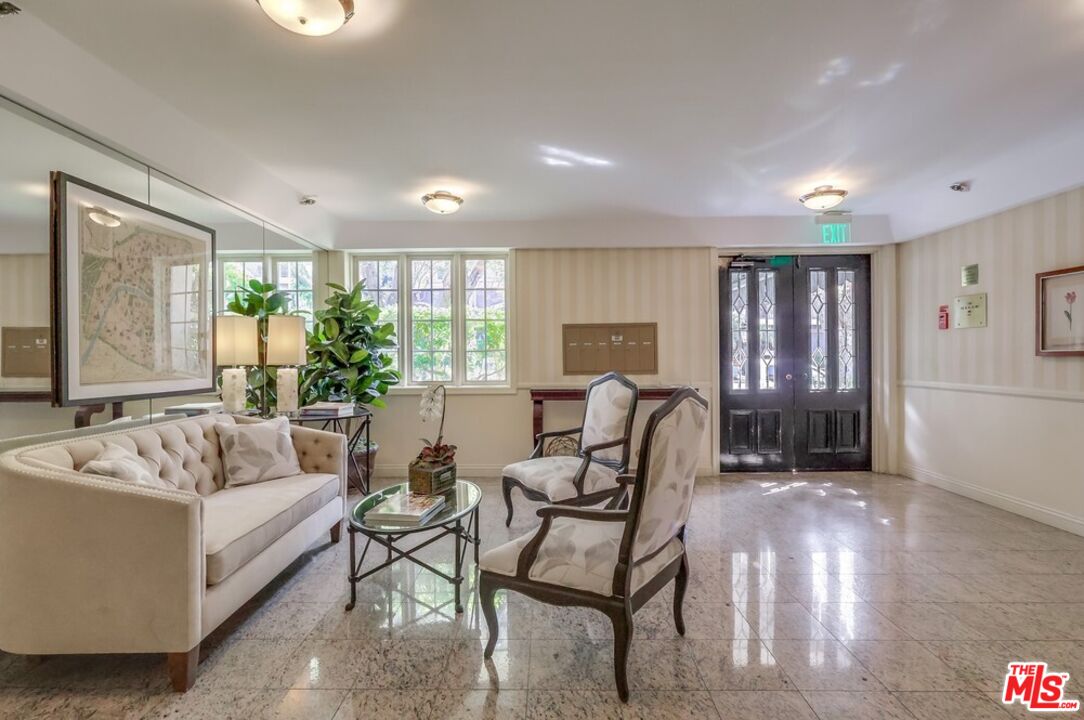 1379 Midvale Ave Unit: 307