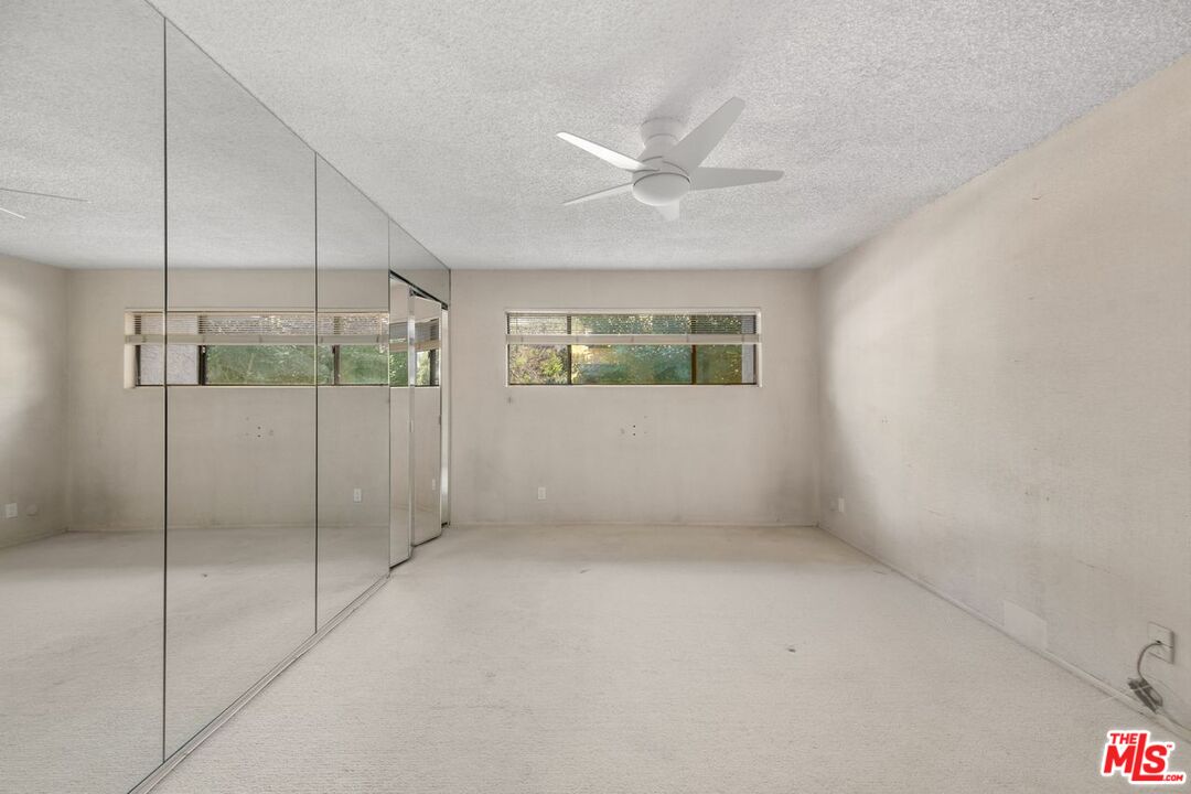 837 N West Knoll Dr Unit: 204