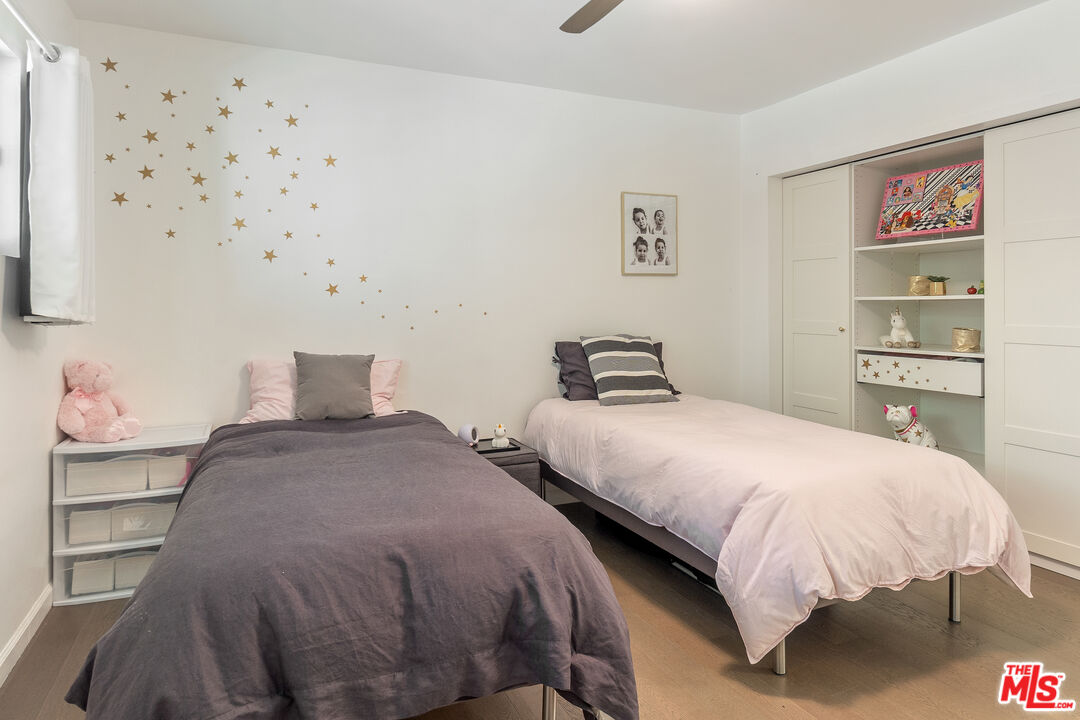 1233 N Laurel Ave Unit: 114