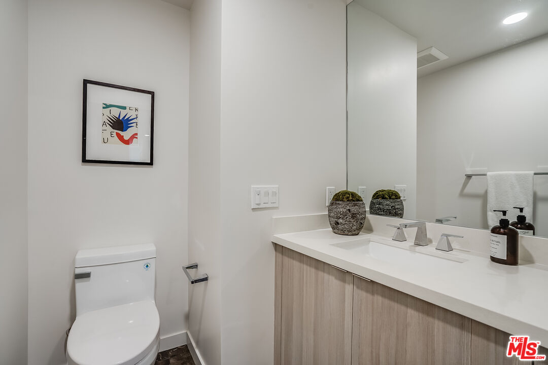 1101 S Bedford St Unit: 401