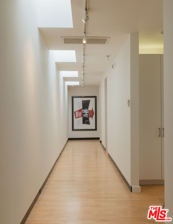 816 N La Jolla Ave