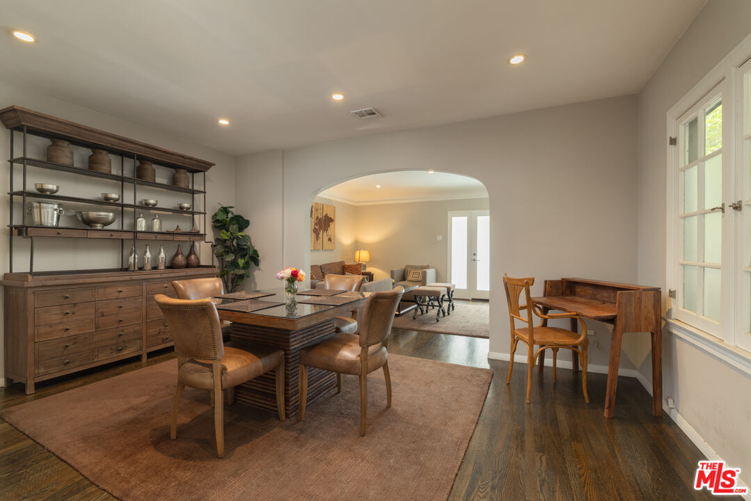 816 N La Jolla Ave