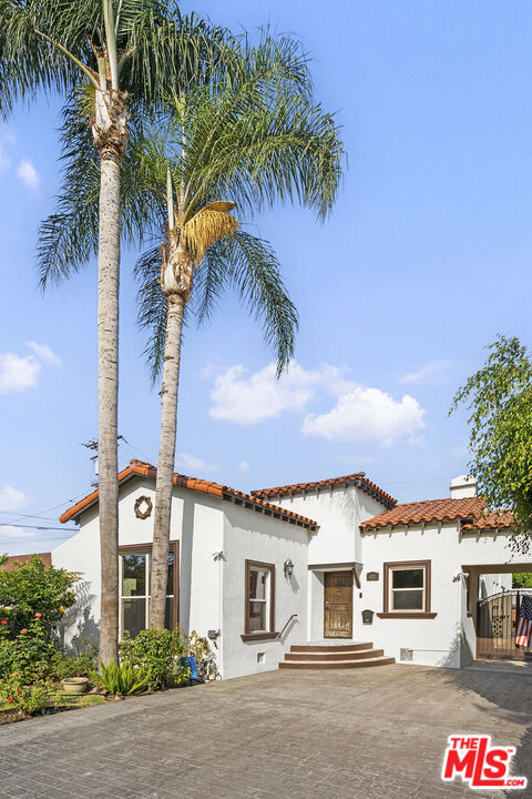422 S Clark Dr