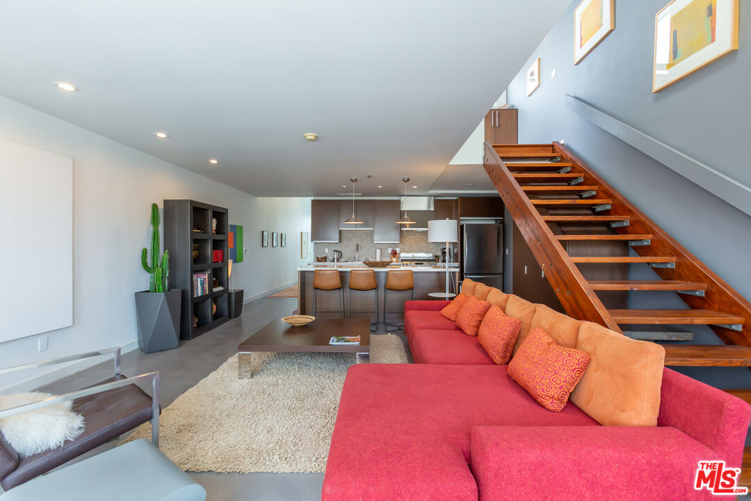 615 Hampton Dr Unit: A304