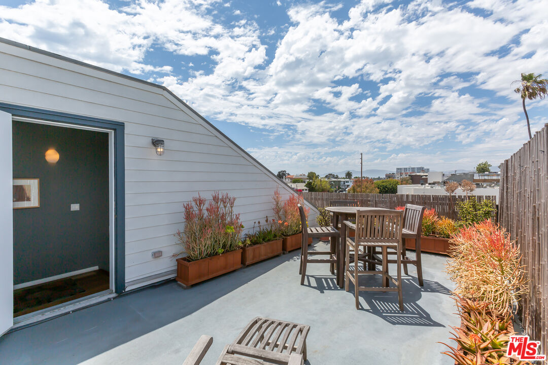 615 Hampton Dr Unit: A304