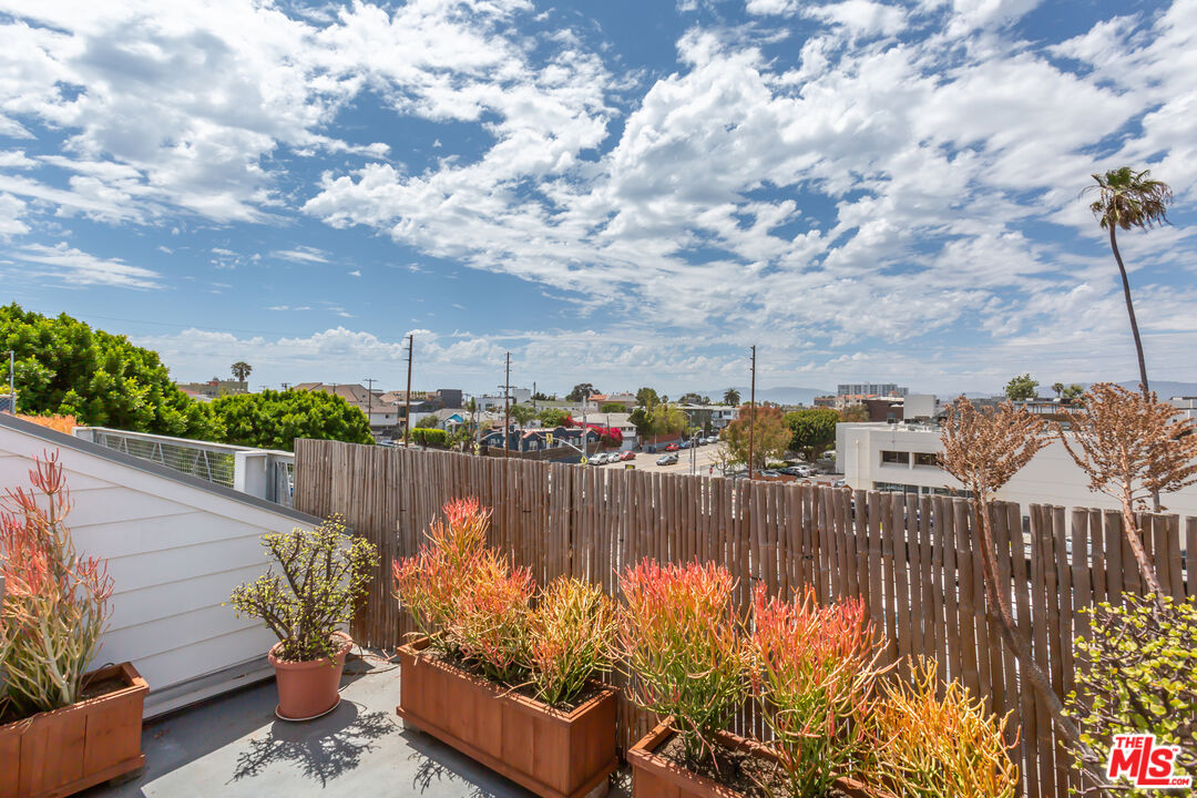 615 Hampton Dr Unit: A304