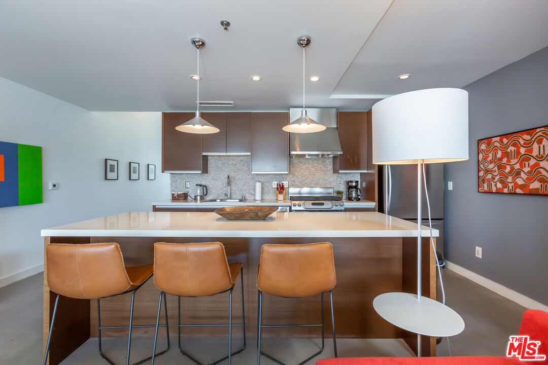 615 Hampton Dr Unit: A304