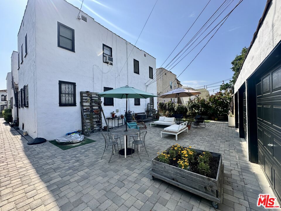 337 N Spaulding Ave