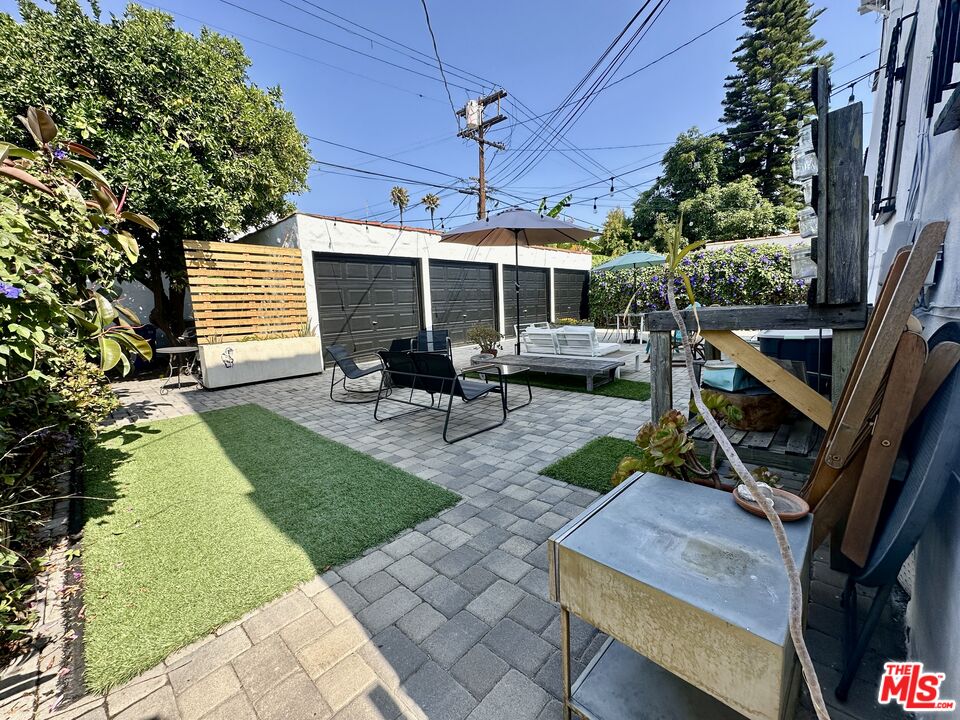 337 N Spaulding Ave