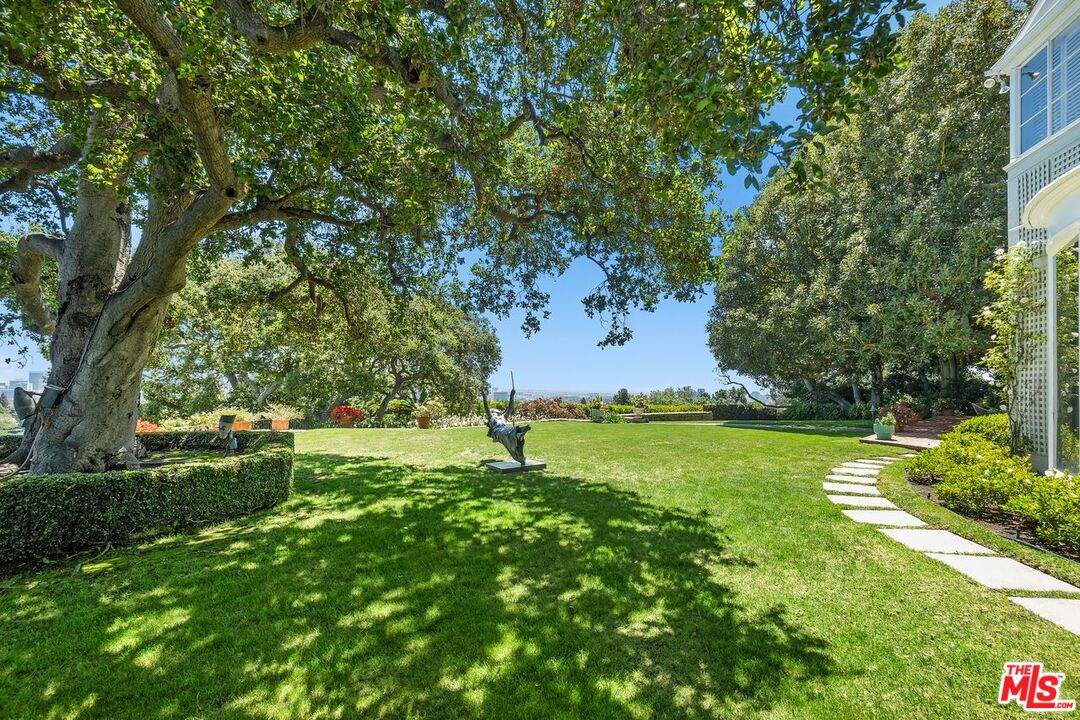 11080 Chalon Rd