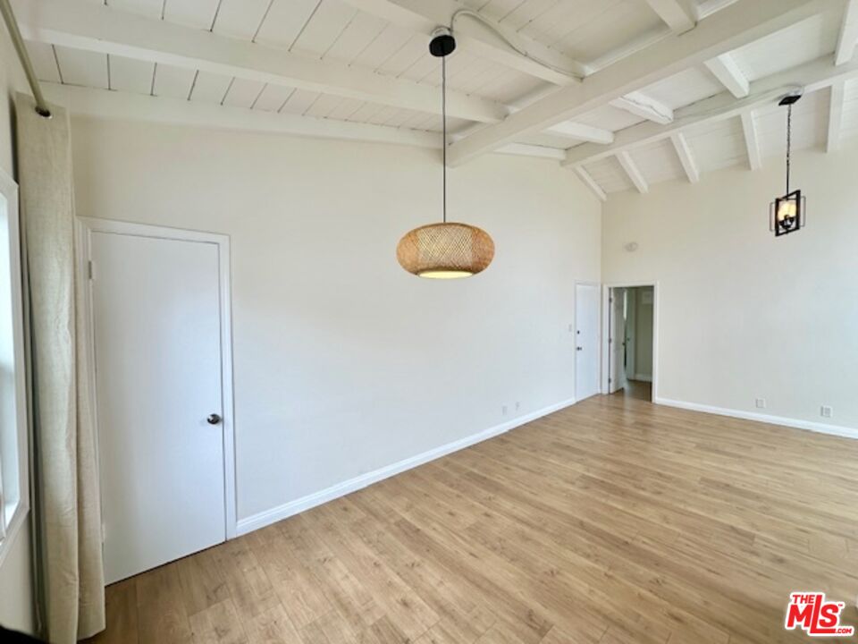 1114 S Sherbourne Dr Unit: 4