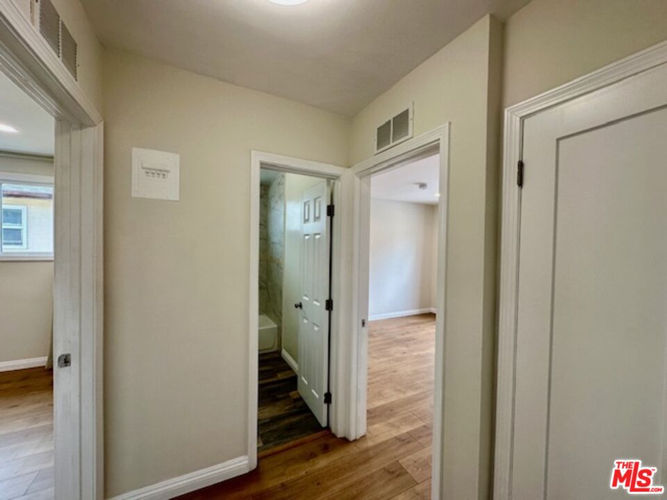 1114 S Sherbourne Dr Unit: 4