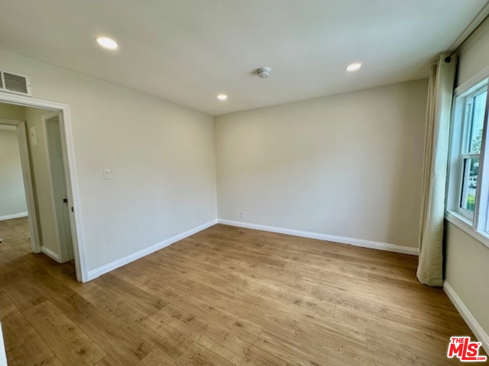 1114 S Sherbourne Dr Unit: 4