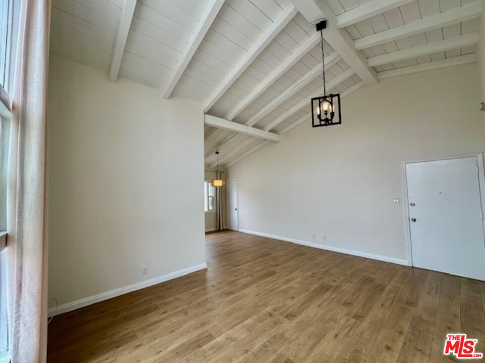 1114 S Sherbourne Dr Unit: 4