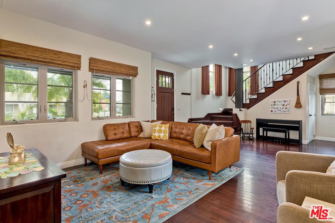 2700 Midvale Ave