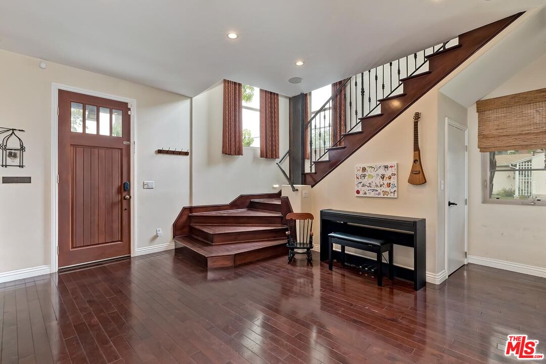 2700 Midvale Ave