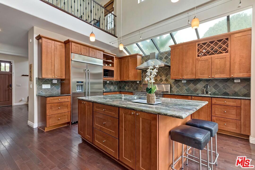 2700 Midvale Ave
