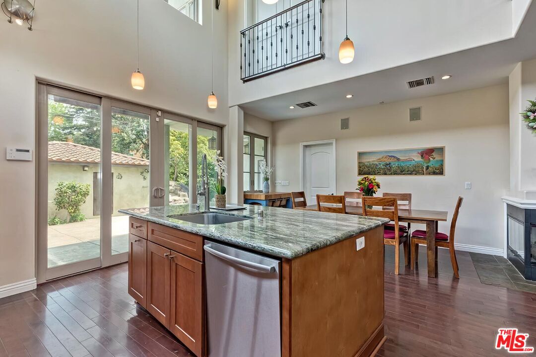 2700 Midvale Ave