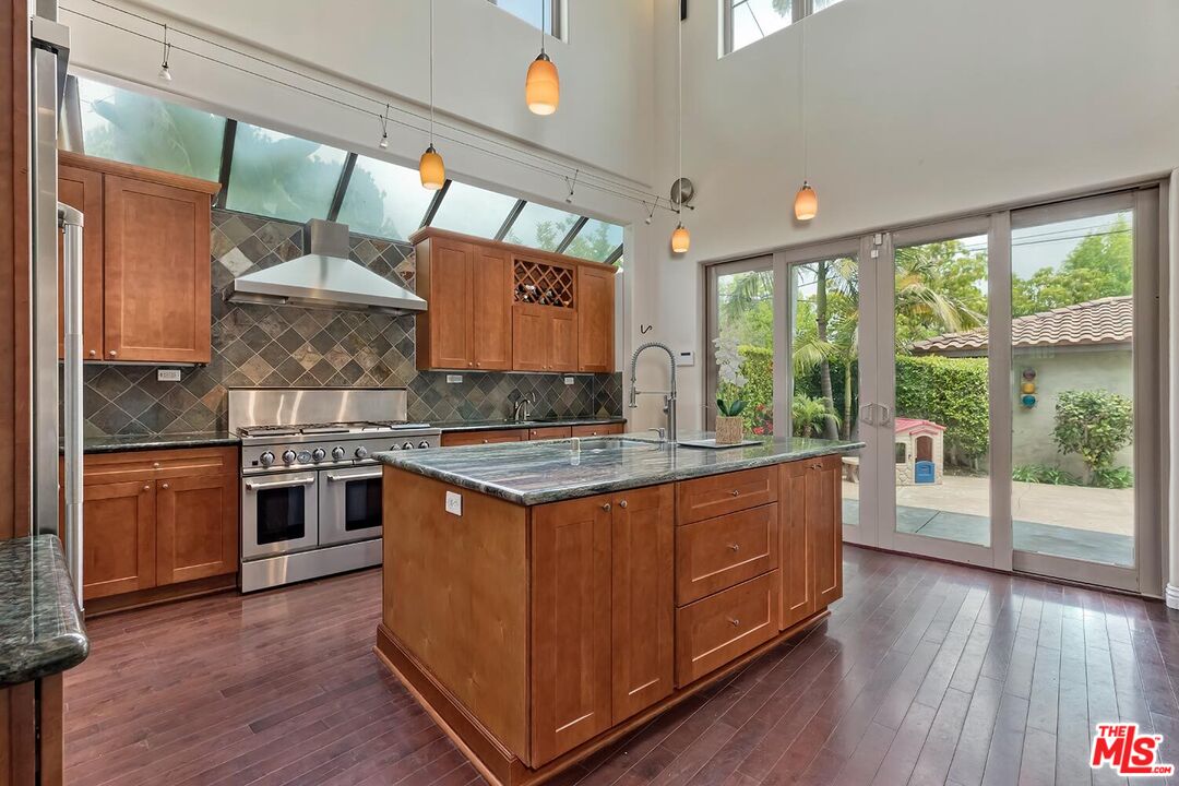 2700 Midvale Ave