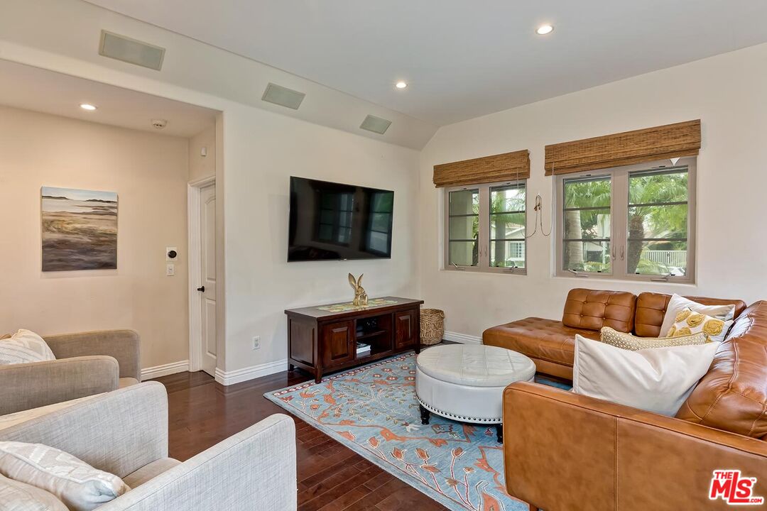 2700 Midvale Ave
