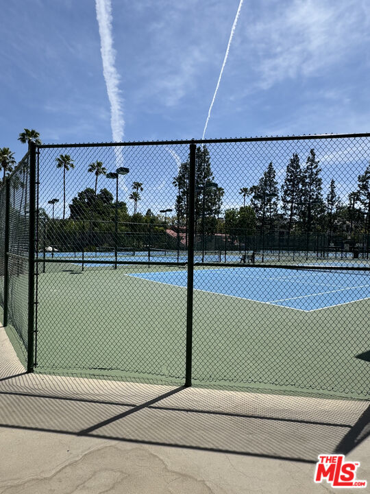 5550 Owensmouth Ave Unit: 318