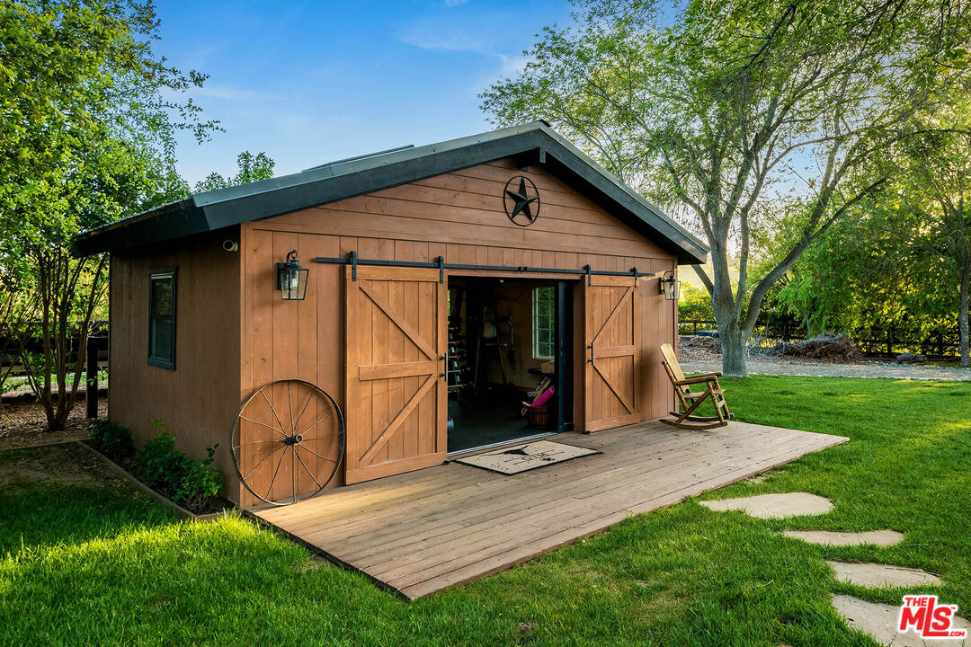 1516 Monarch Dr