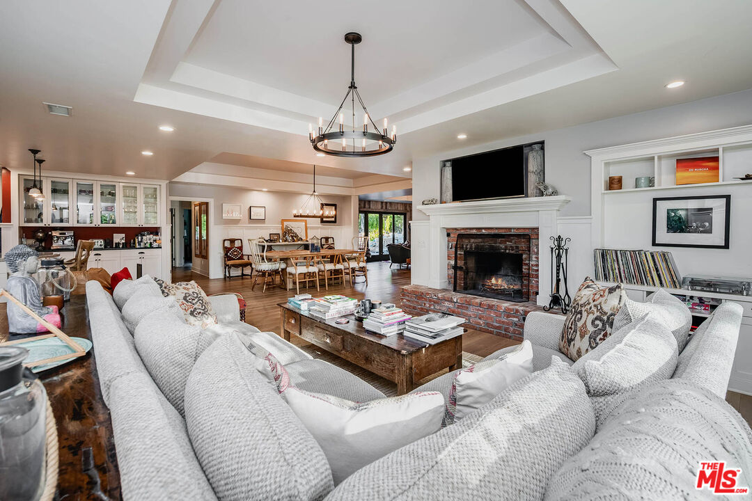 1516 Monarch Dr