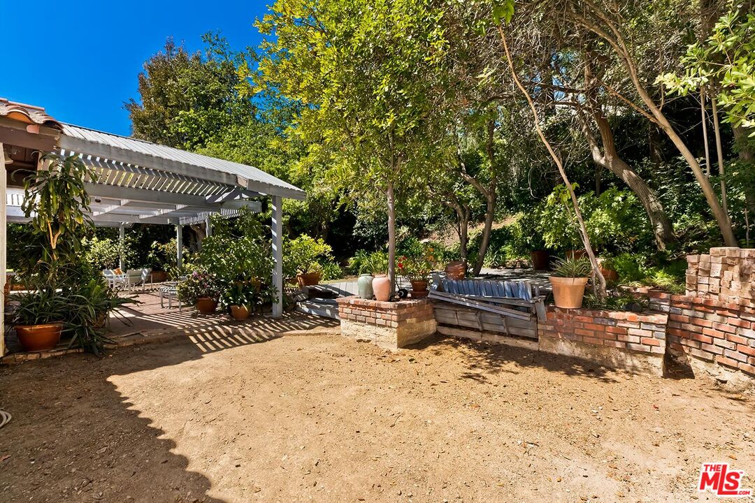 3146 Hutton Dr