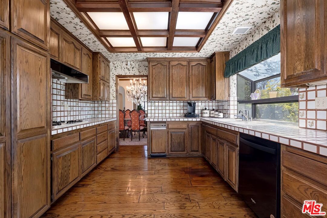 3146 Hutton Dr