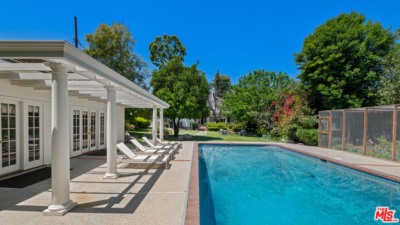 5404 Topeka Dr