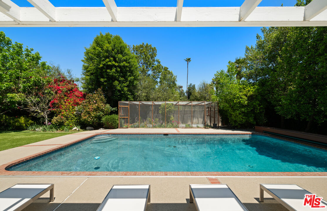 5404 Topeka Dr