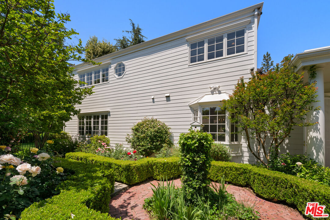 5404 Topeka Dr
